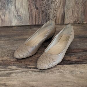Selby Women's Tan Woven Flats 6               C697